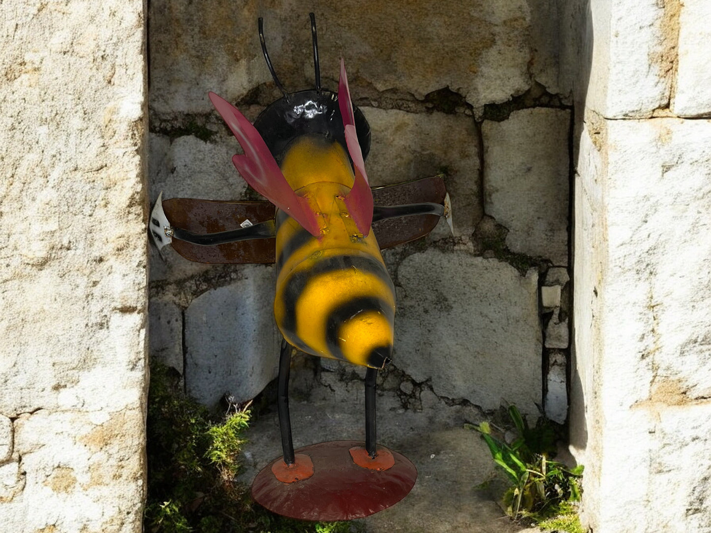 Metal Bee Sculpture with Welcome Sign