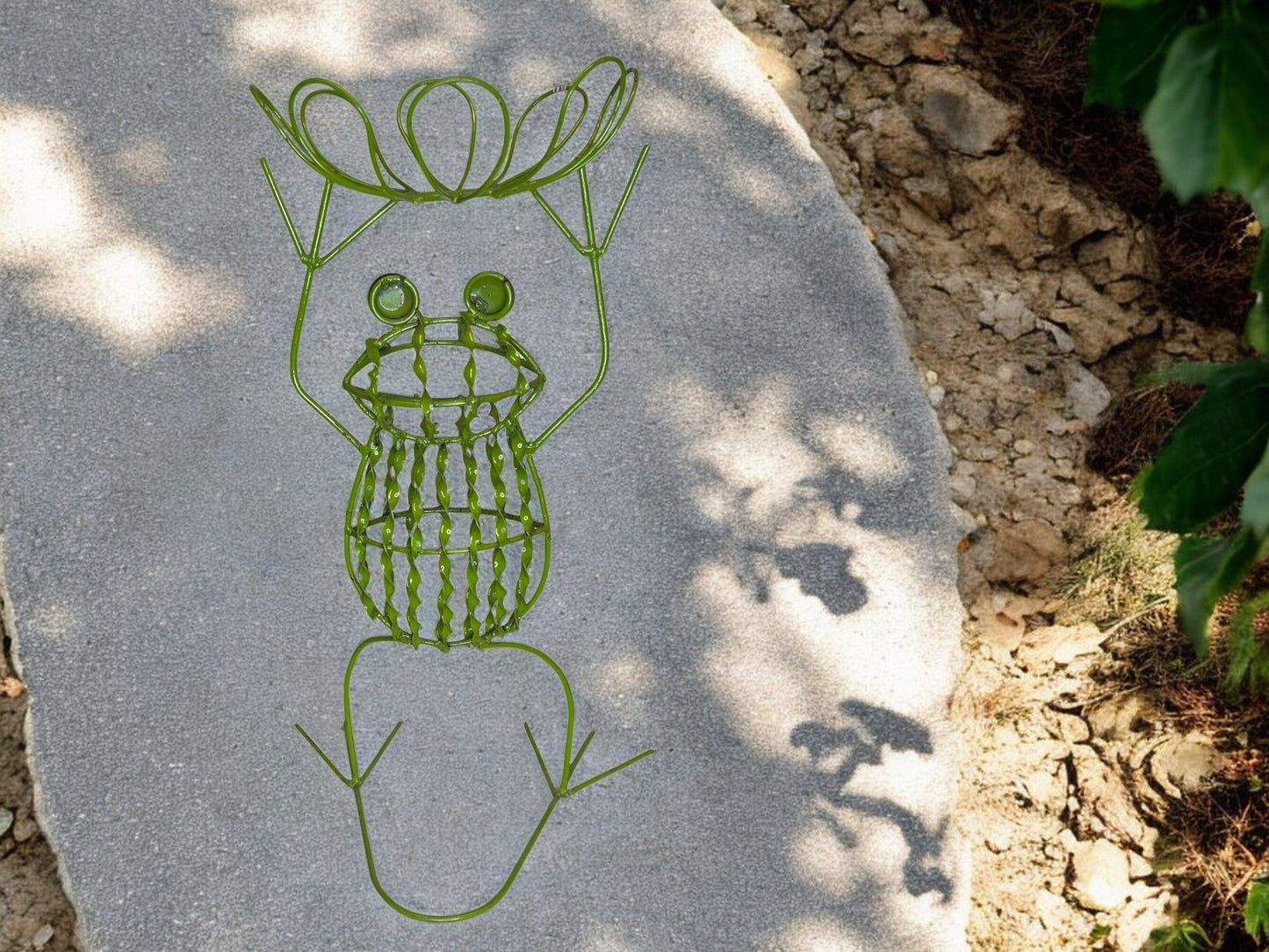 Twisted Metal Green Frog Plant Stand