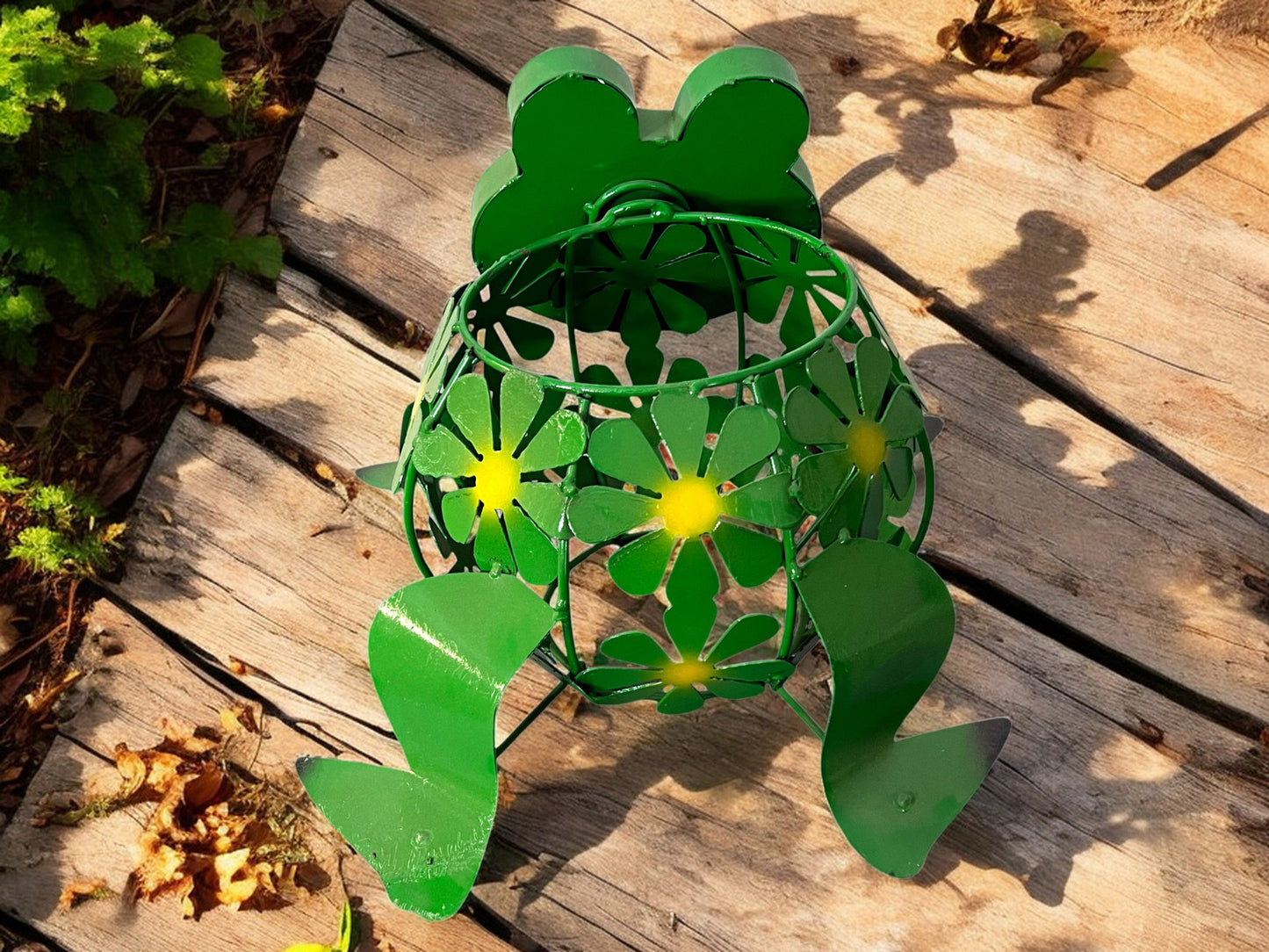 Green Frog with Flowers Plant Stand